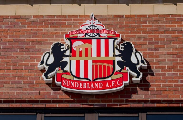 ‘Frontrunners’ Manchester United have advantage over Chelsea to sign Sunderland player