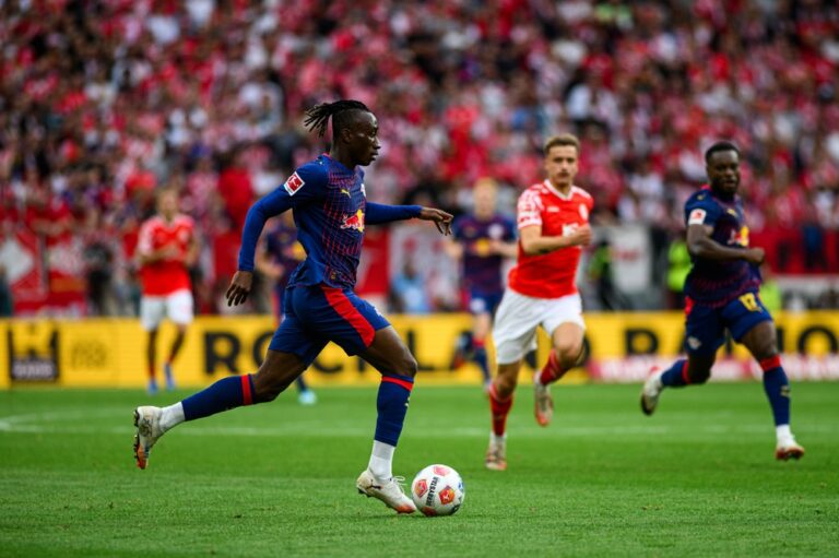 Barcelona wave white flag to Chelsea and Liverpool in transfer race – Give up against PL