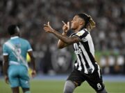 Chelsea make contact to sign Brazilian midfielder – Newcastle United in pole position Danilo
